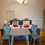 Familie Lampersberger Guest house